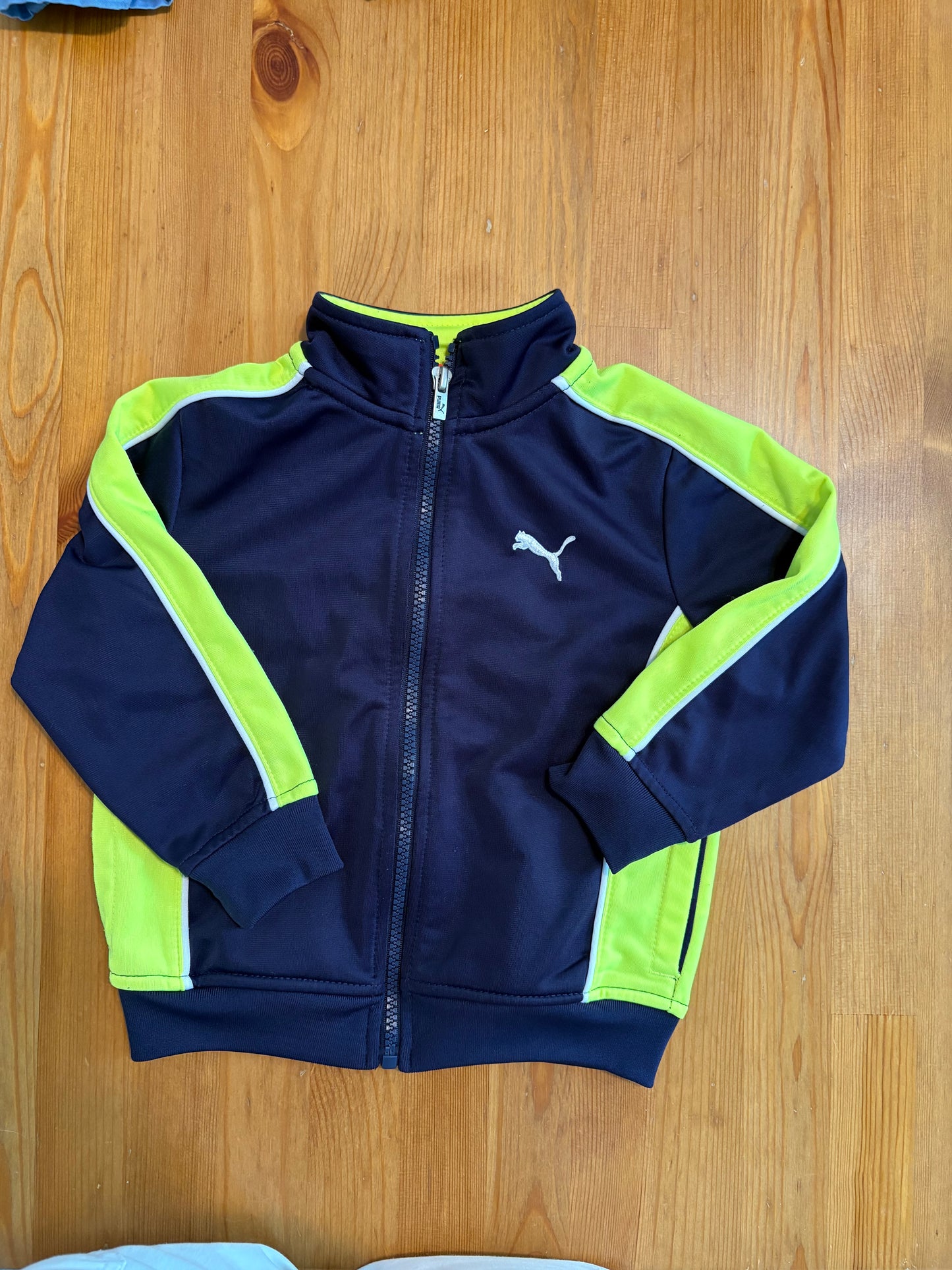 Veste puma 2T neuf