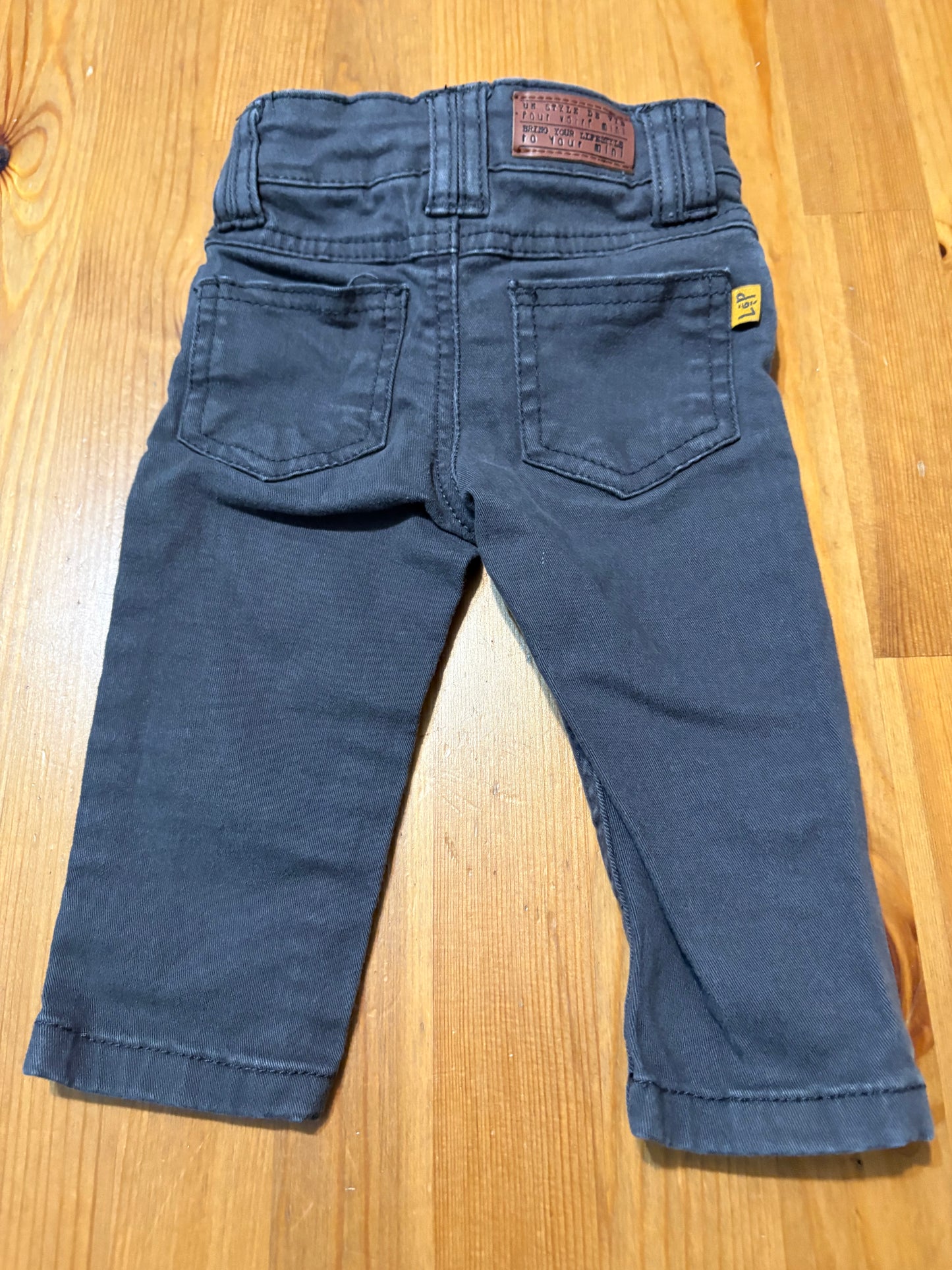 Jeans LP apareil 3-6 mois état neuf