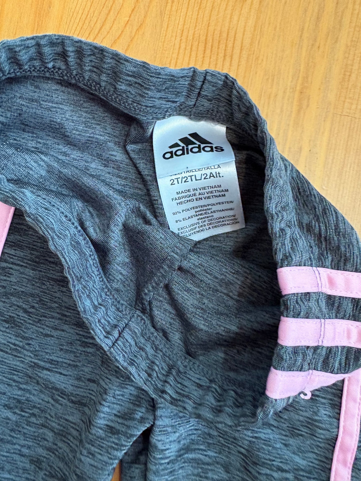 pantalon 3/4 adidas 2T