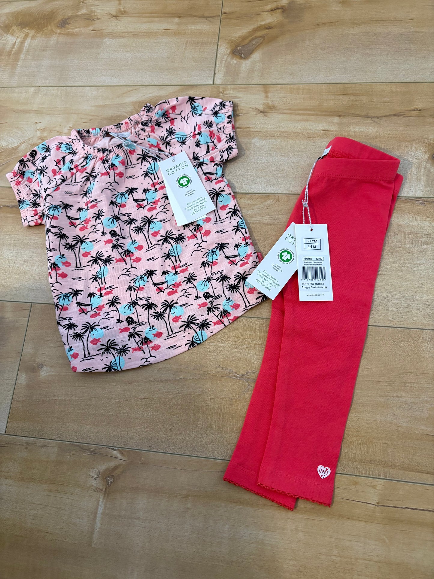 Ensemble neuf avec etiquette noppie 4-6 mois