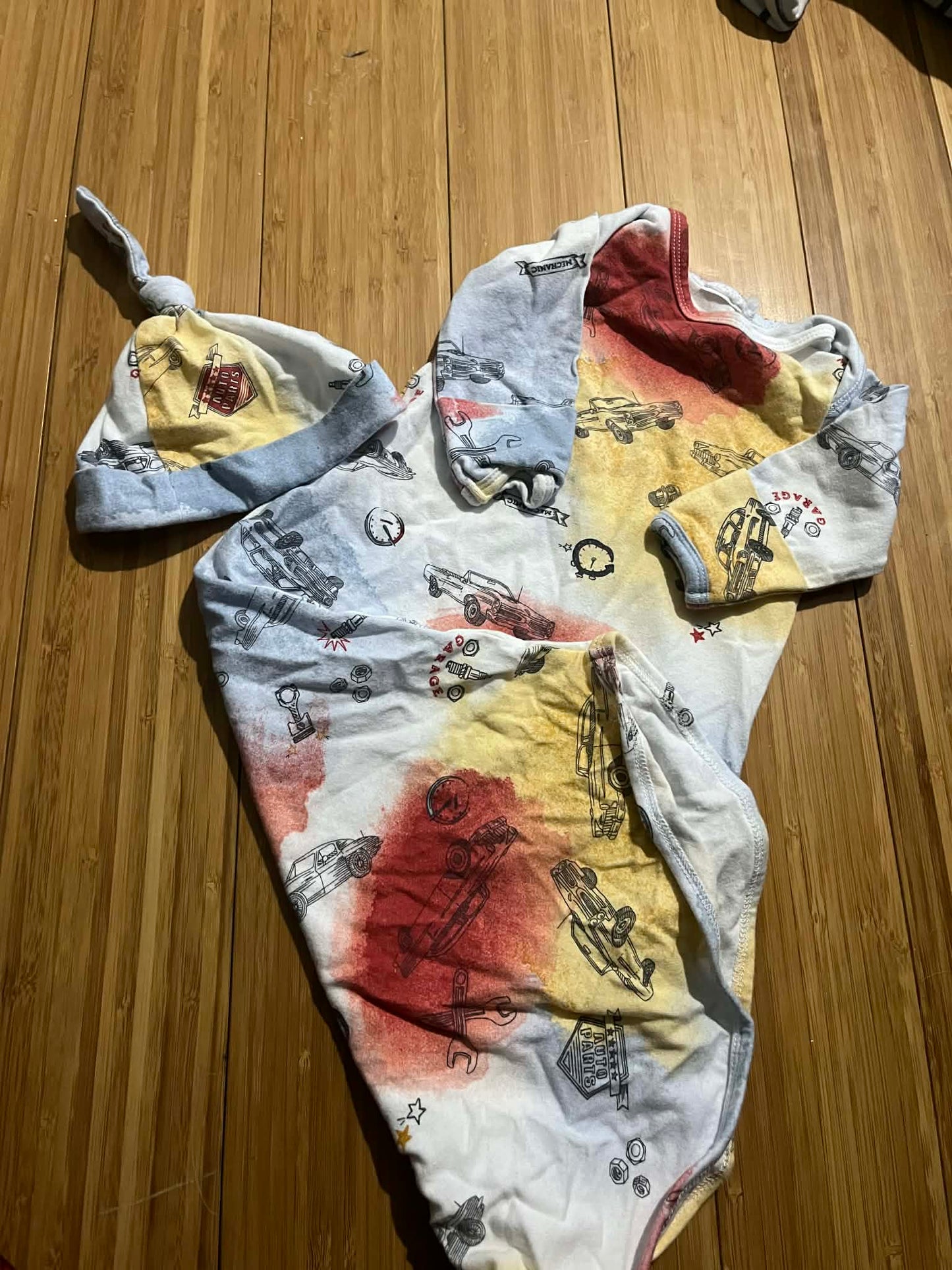 Dormeuse et bonnet 0-3 mois ( internet)