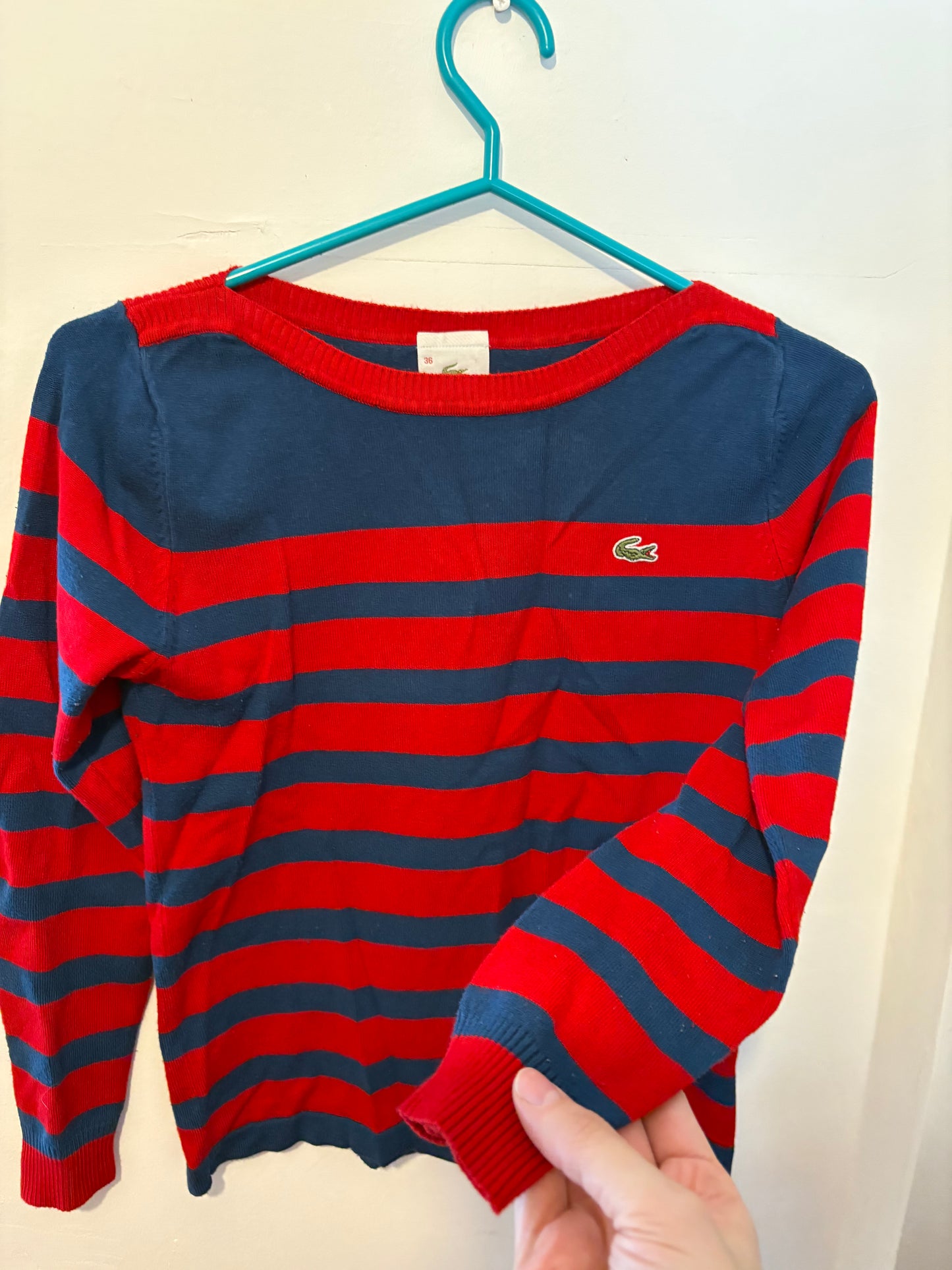 Gilet Lacoste valeur 110$ neuf taille 36 équivaut à 10-12 ans
