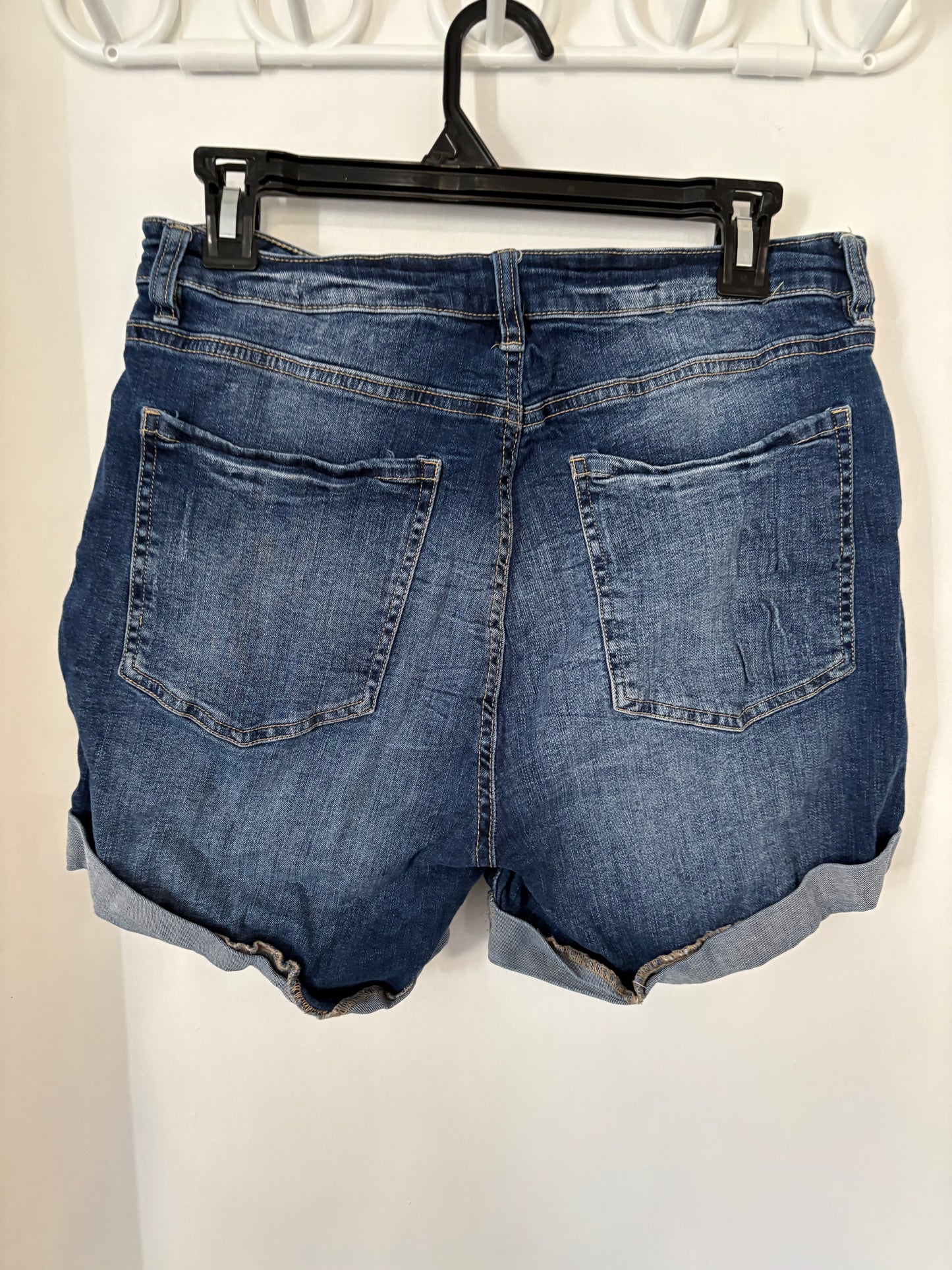 Short u2b taille 13 - 20% applicable au panier