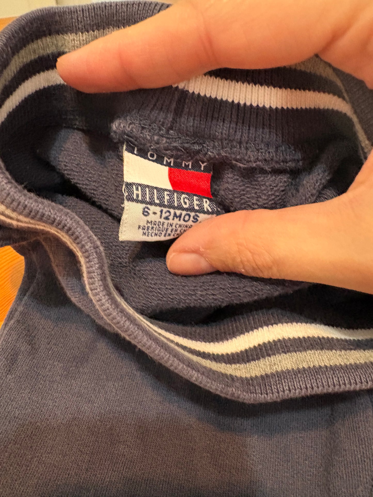 Pantalon jogging tommy hilfigher 6-12 mois