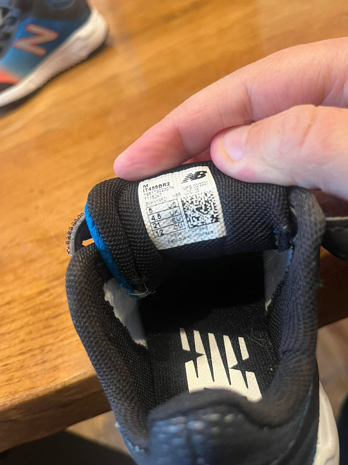 Soulier new balance neuf 5 bambin payer 50$ (cmb)
