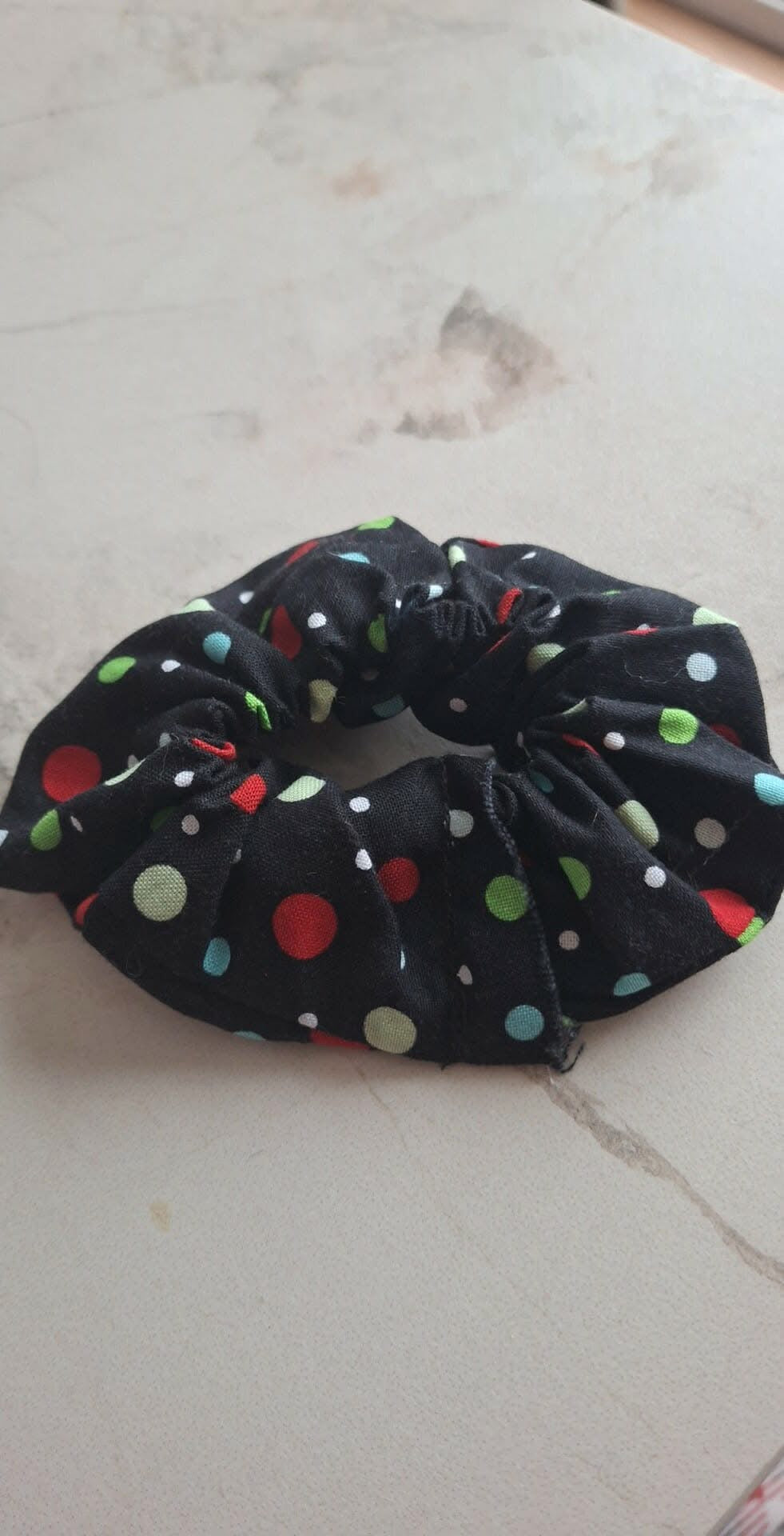 Chouchou noir pois de couleurs