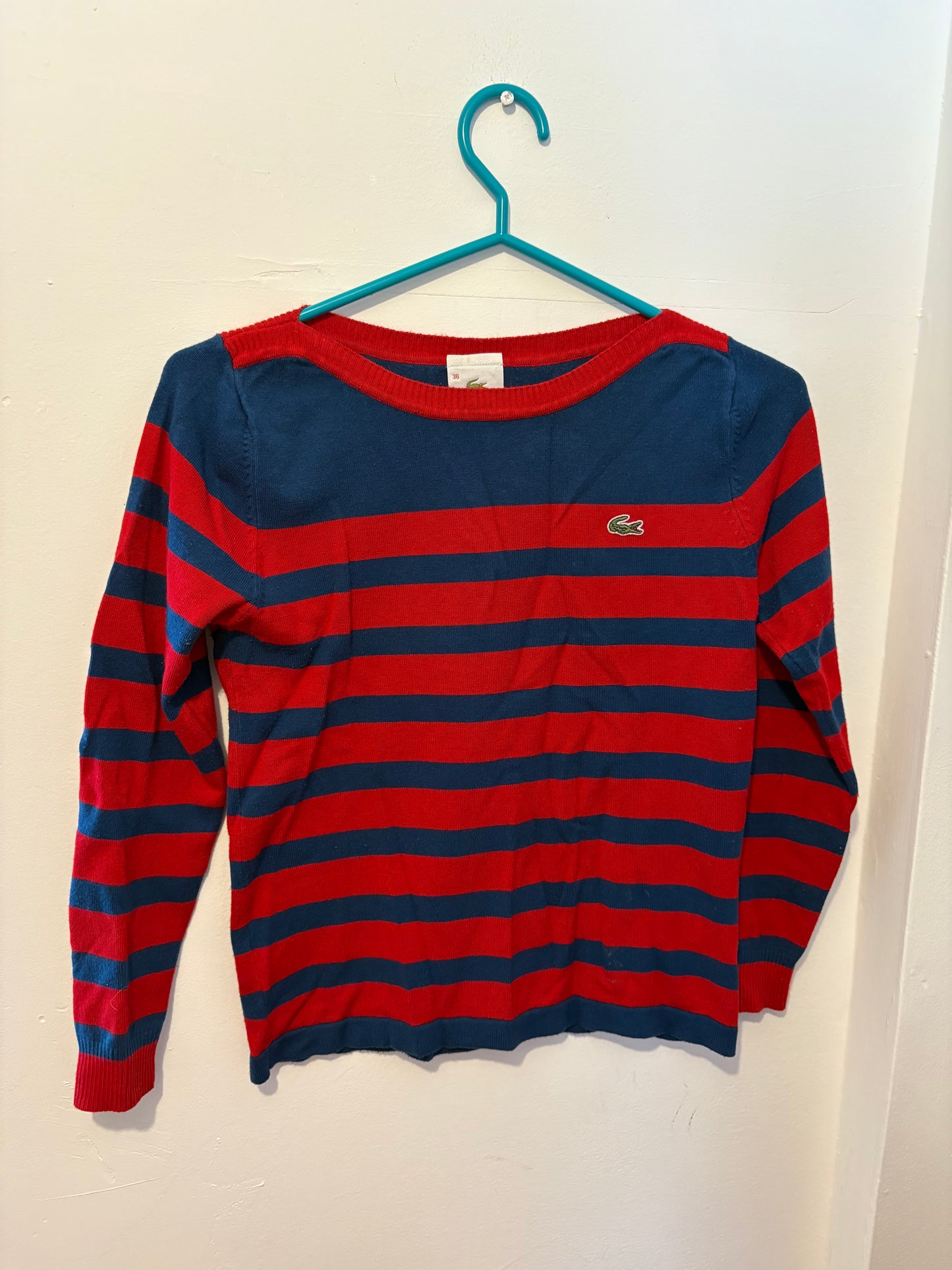 Gilet Lacoste valeur 110$ neuf taille 36 équivaut à 10-12 ans