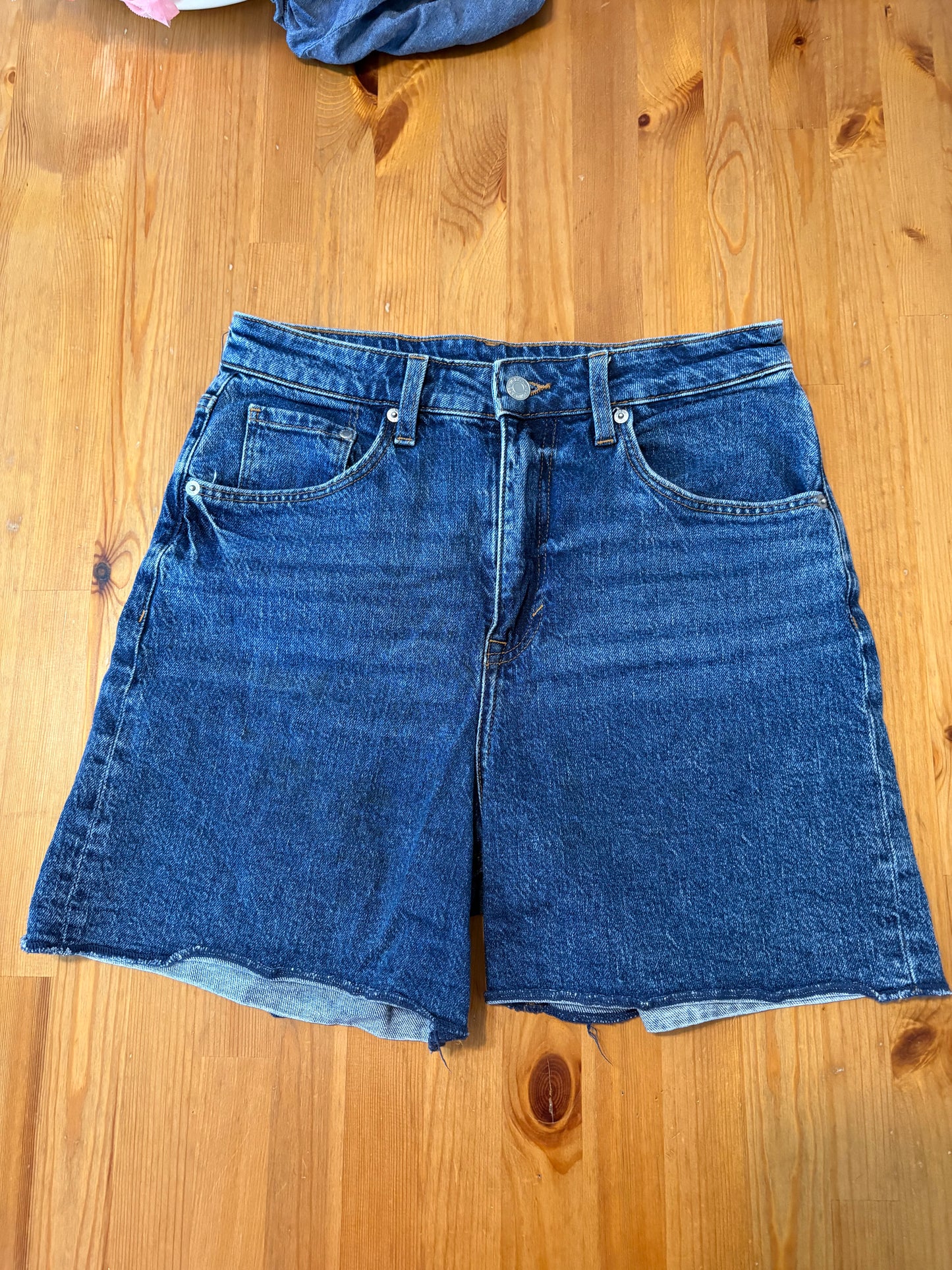 Mom short &Denim taille 6 + 20% de rabais appliquer au panier