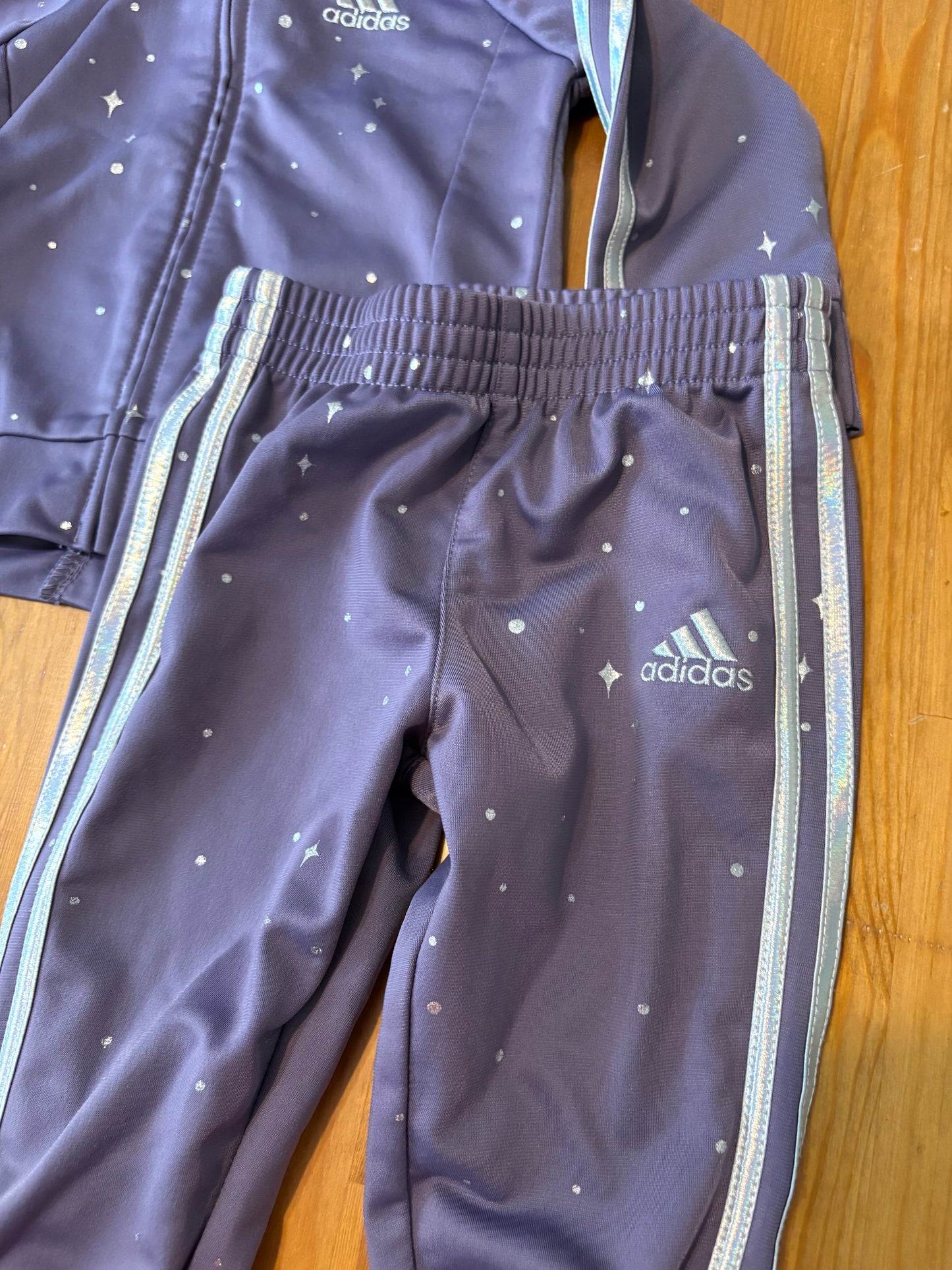 Ensemble neuf Adidas 6 mois valeur 80$