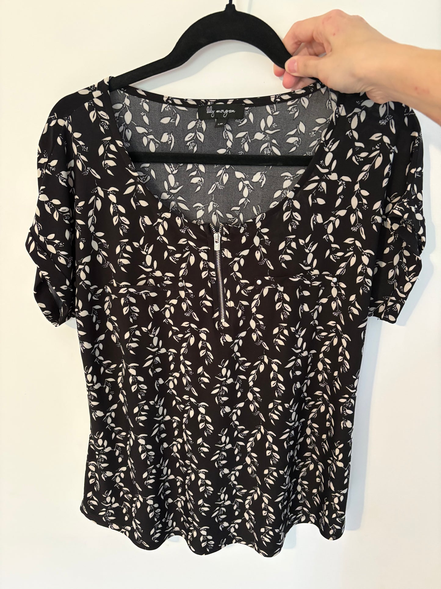 t-shirt large