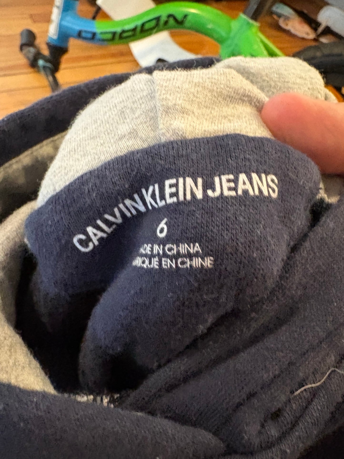 Hoodie Calvin Klein 6T