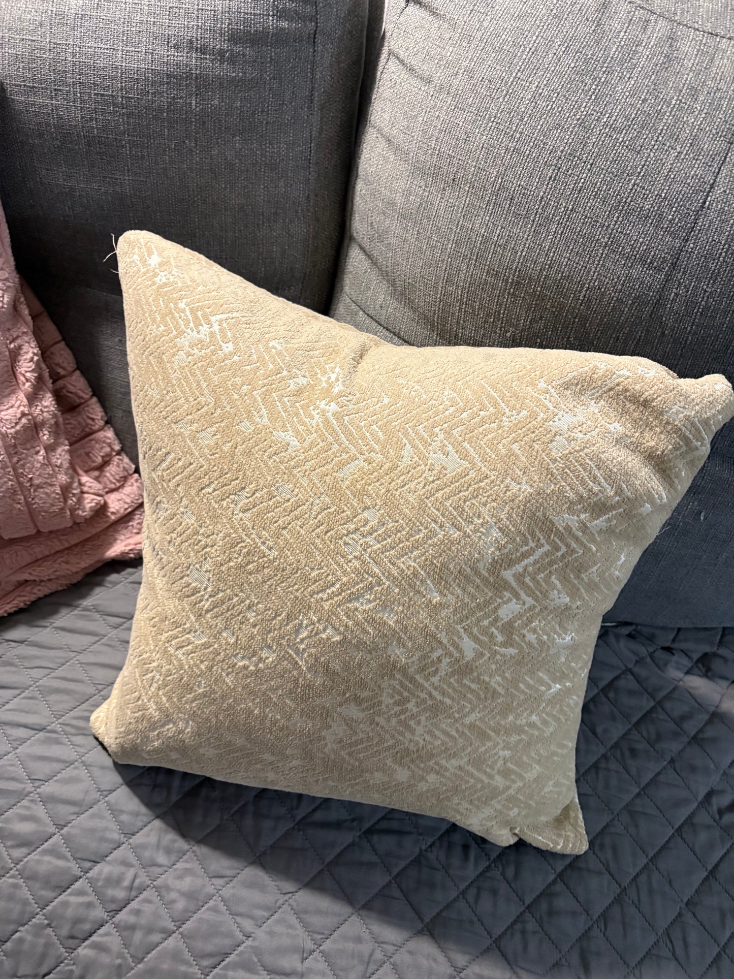 Coussin en vrai plumes 20x22 pouce de chez marshall