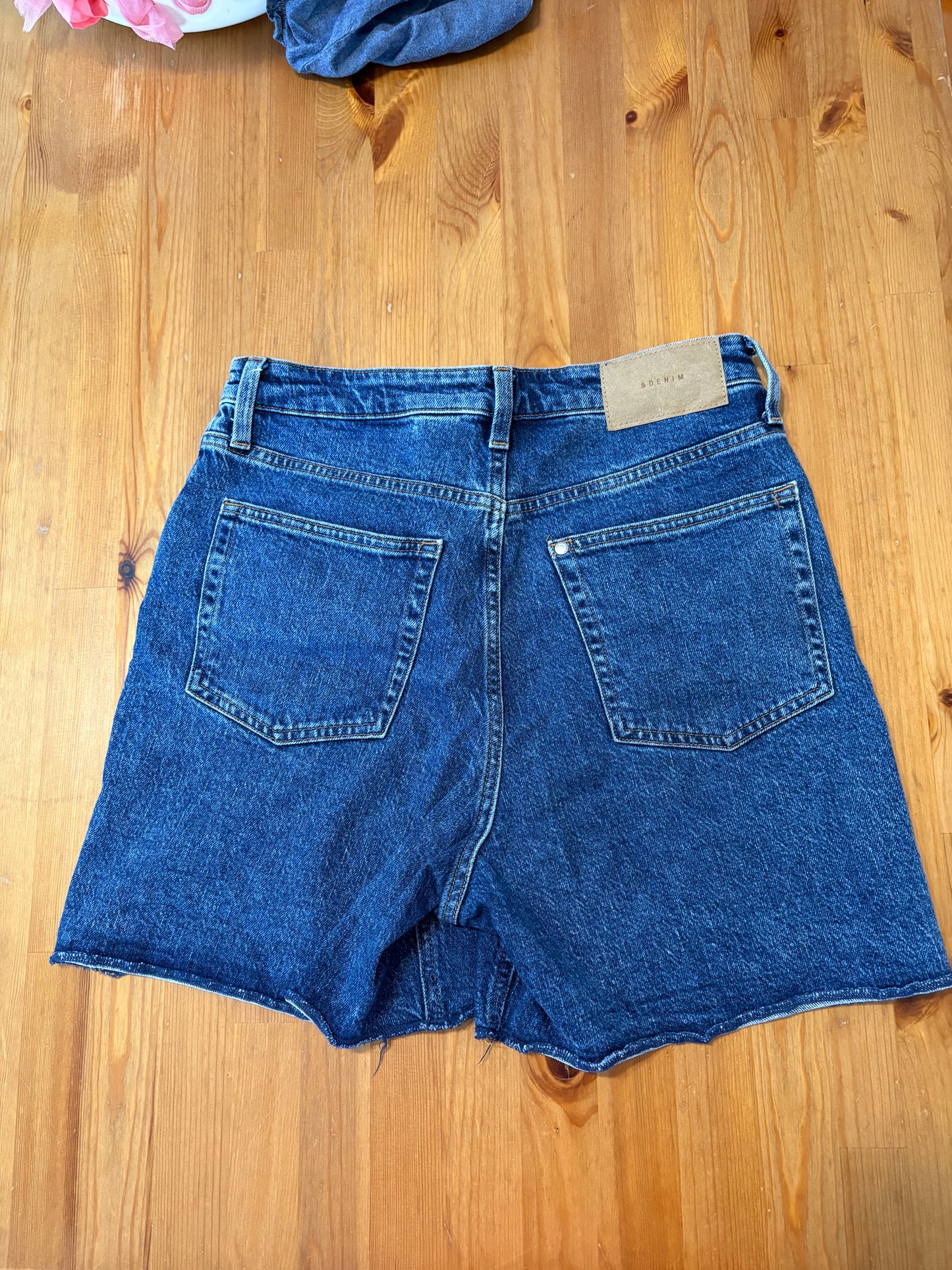 Mom short &Denim taille 6 + 20% de rabais appliquer au panier