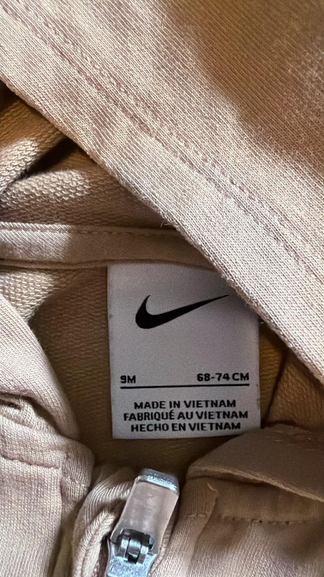 Une pièce nike 9 mois état neuf