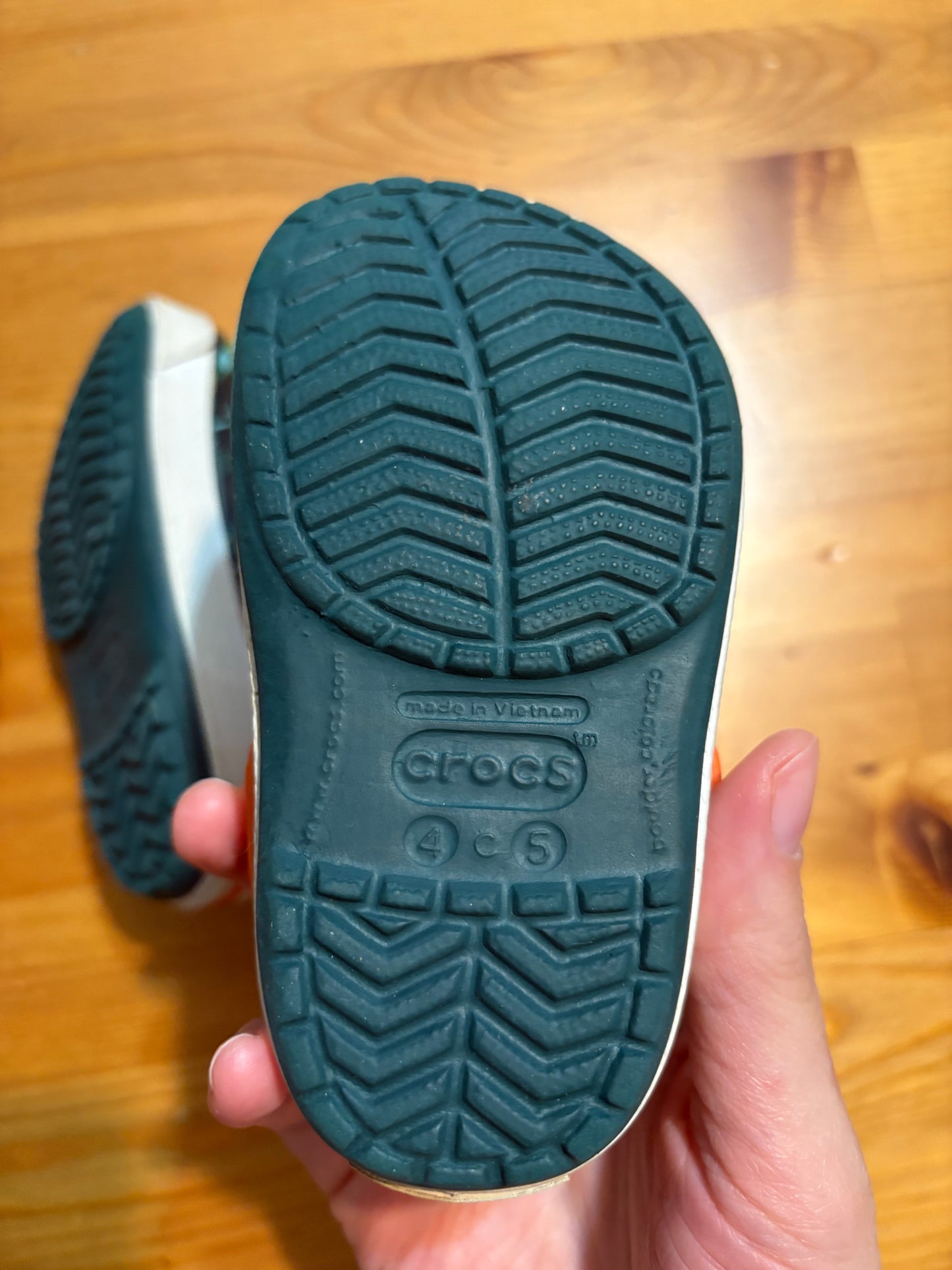 Croc état neuf taille bébé 4-5