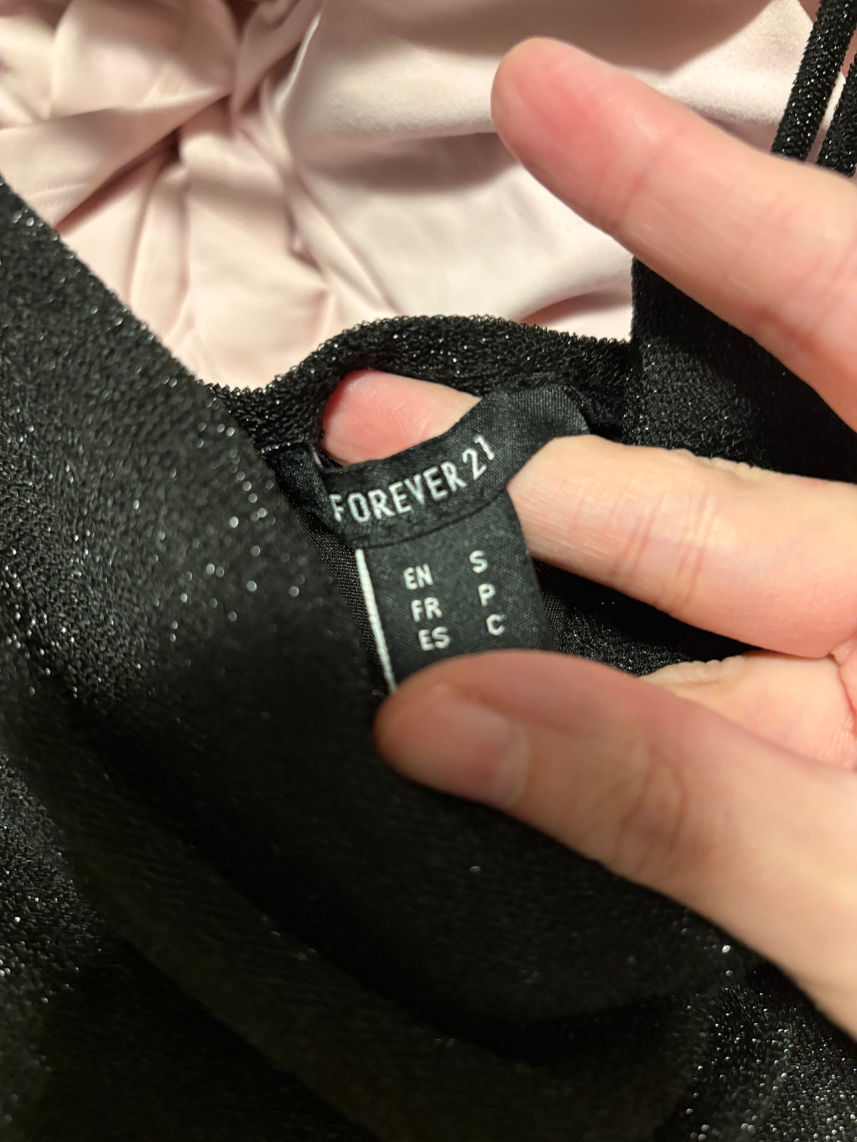 Robe forever 21 small magnifique brillant dessus 🖤✨