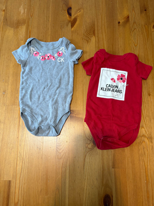 Cache-couche calvin klein 3-6 mois état neuf