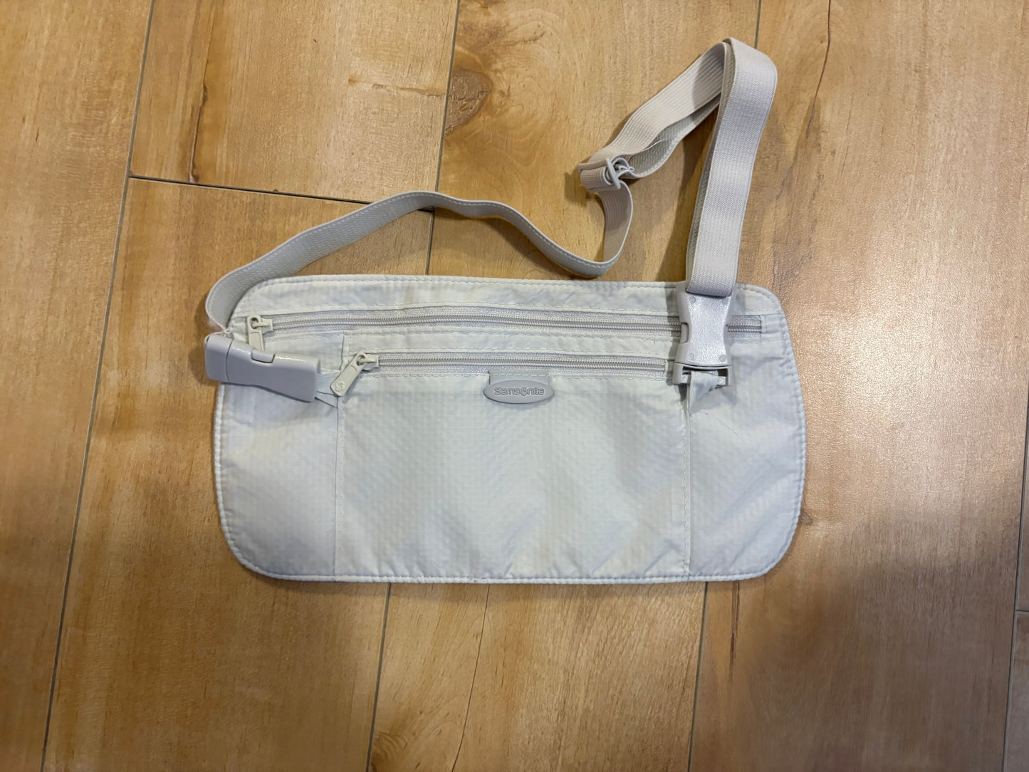 Pochette banane neuve