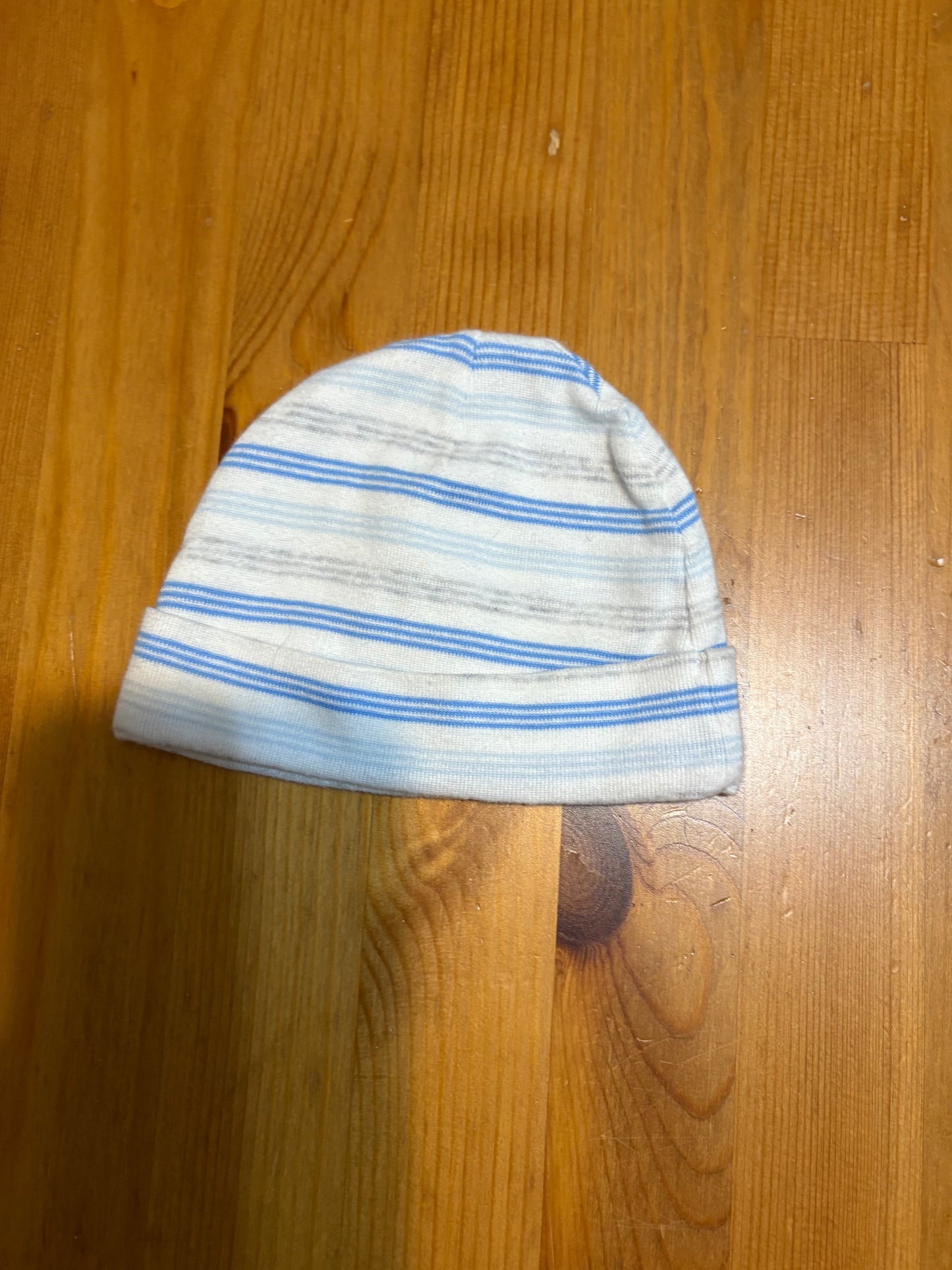 Bonnet nouveau-née