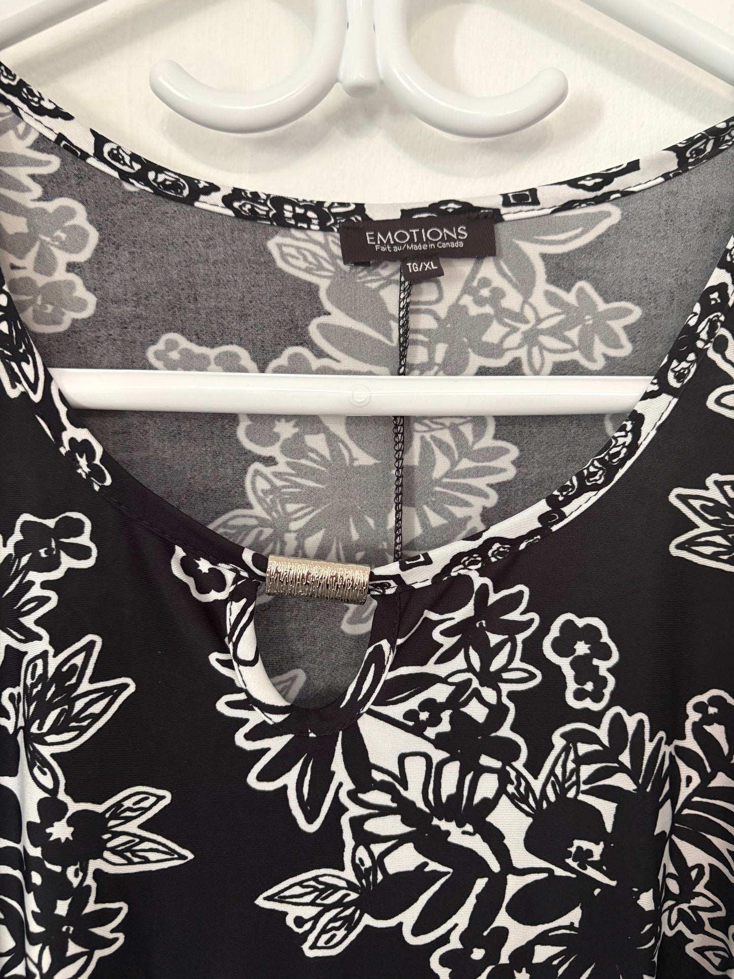 Robe de voyage emotion Xlarge état neuf + 20% de rabais appliquer au panier