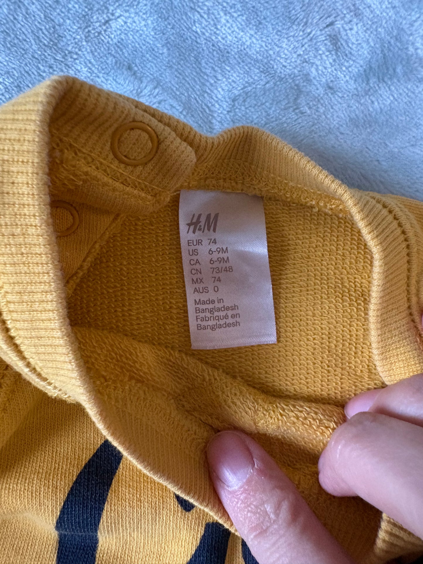 Gilet h&m 6-9 mois état neuf