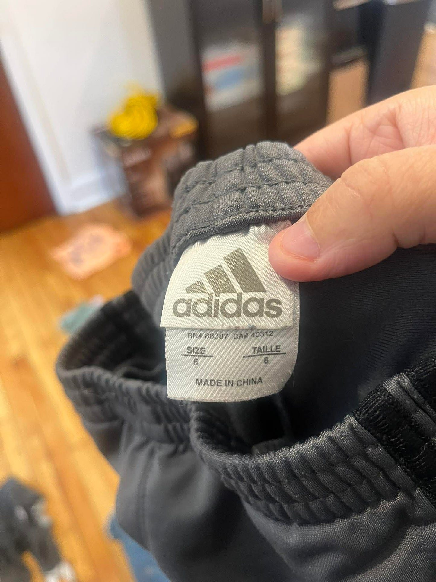 Pantalon adidas 6 ans(csmb)