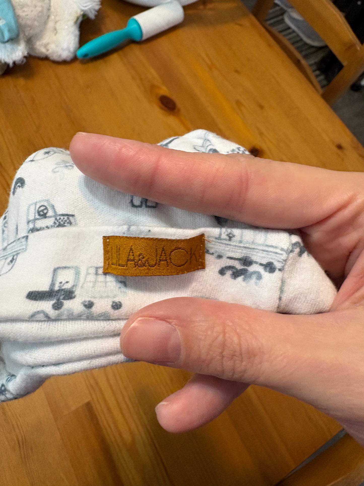 bonnet  lila&jack 0-6 mois