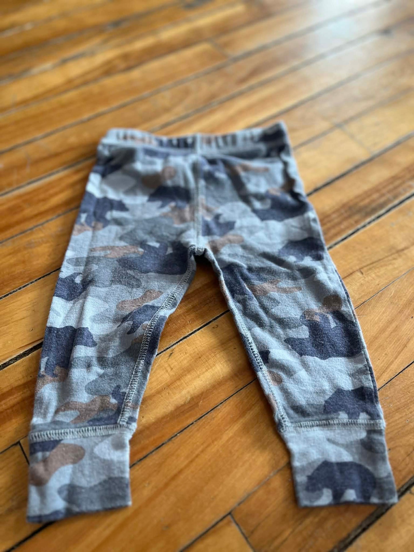 Pantalon onesis 6-9 mois