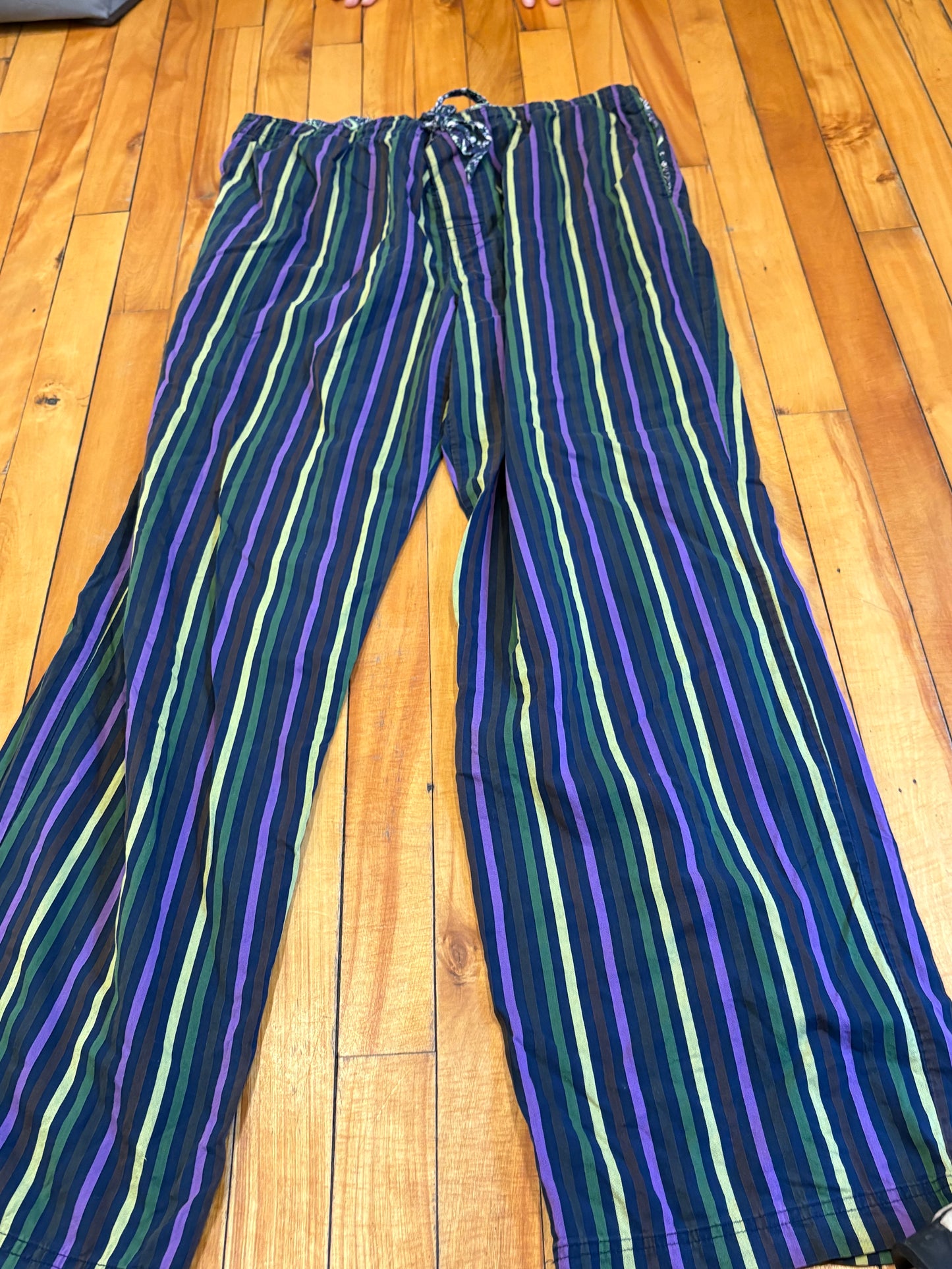 Pantalon homme simons je dirait large ou xl