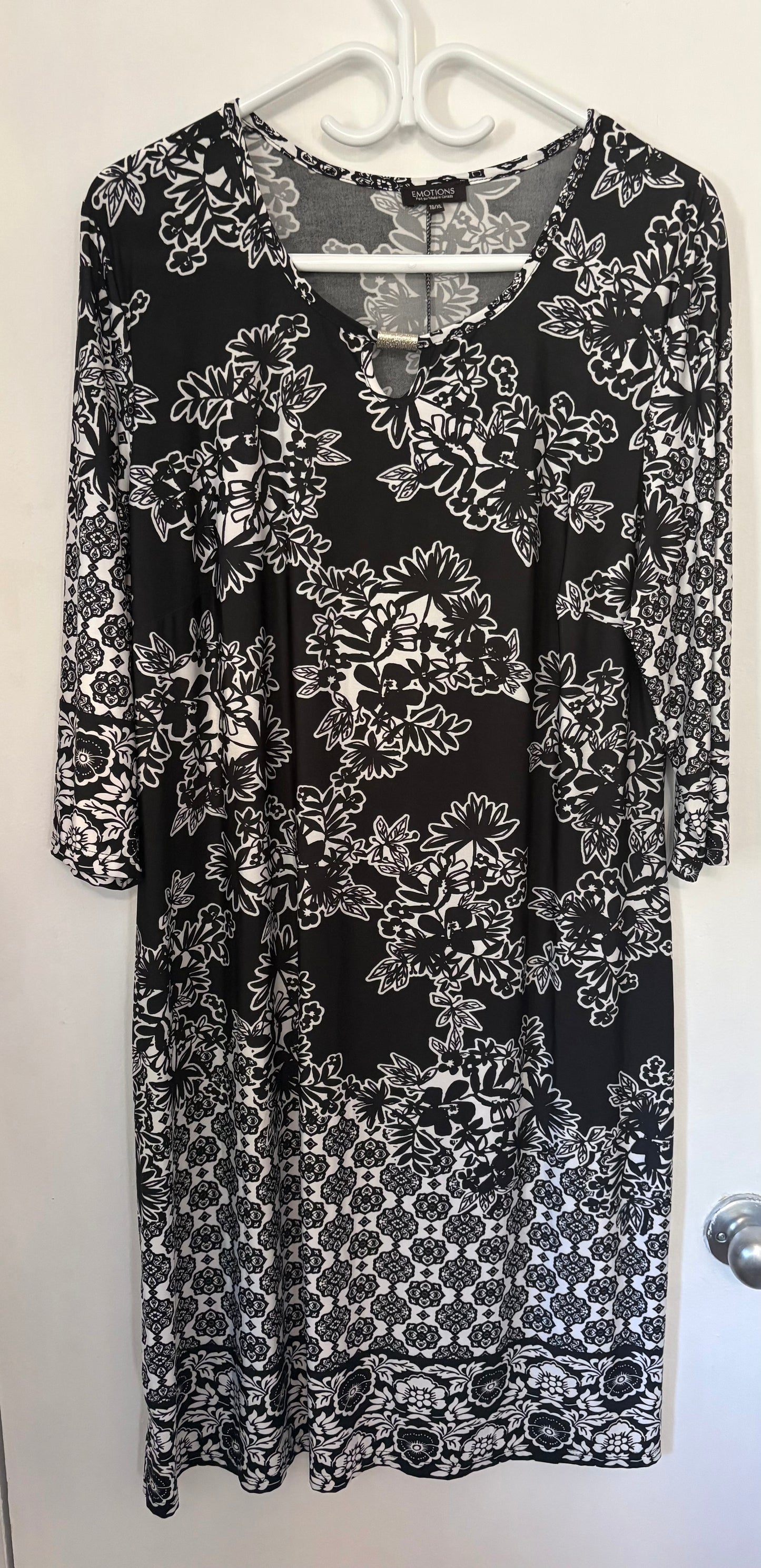 Robe de voyage emotion Xlarge état neuf + 20% de rabais appliquer au panier