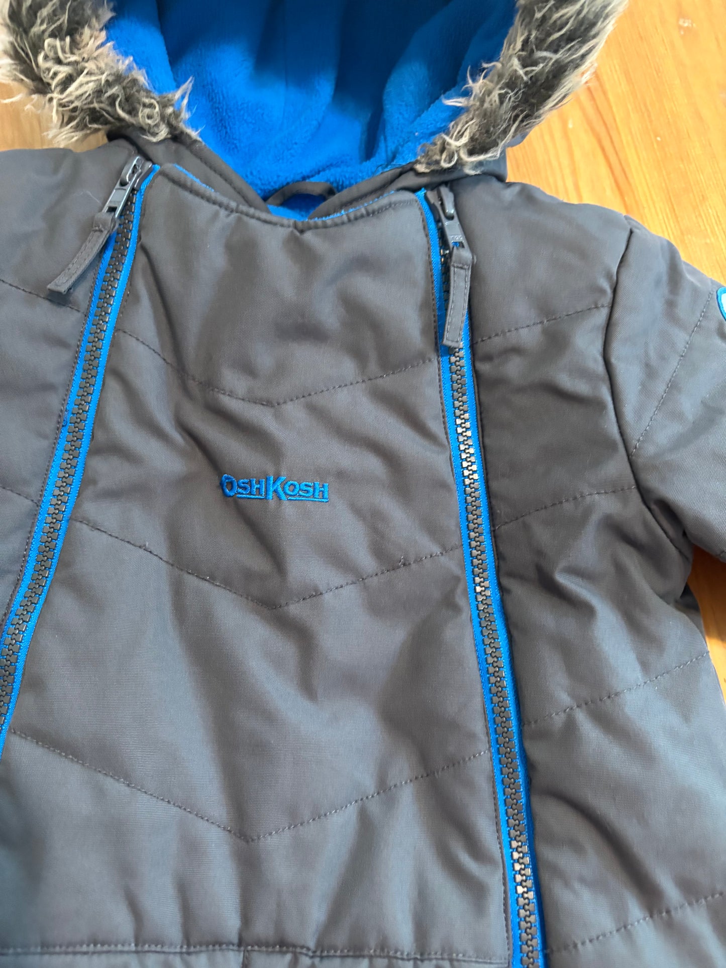 Manteau hiver oskosh 12 mois comme neuf