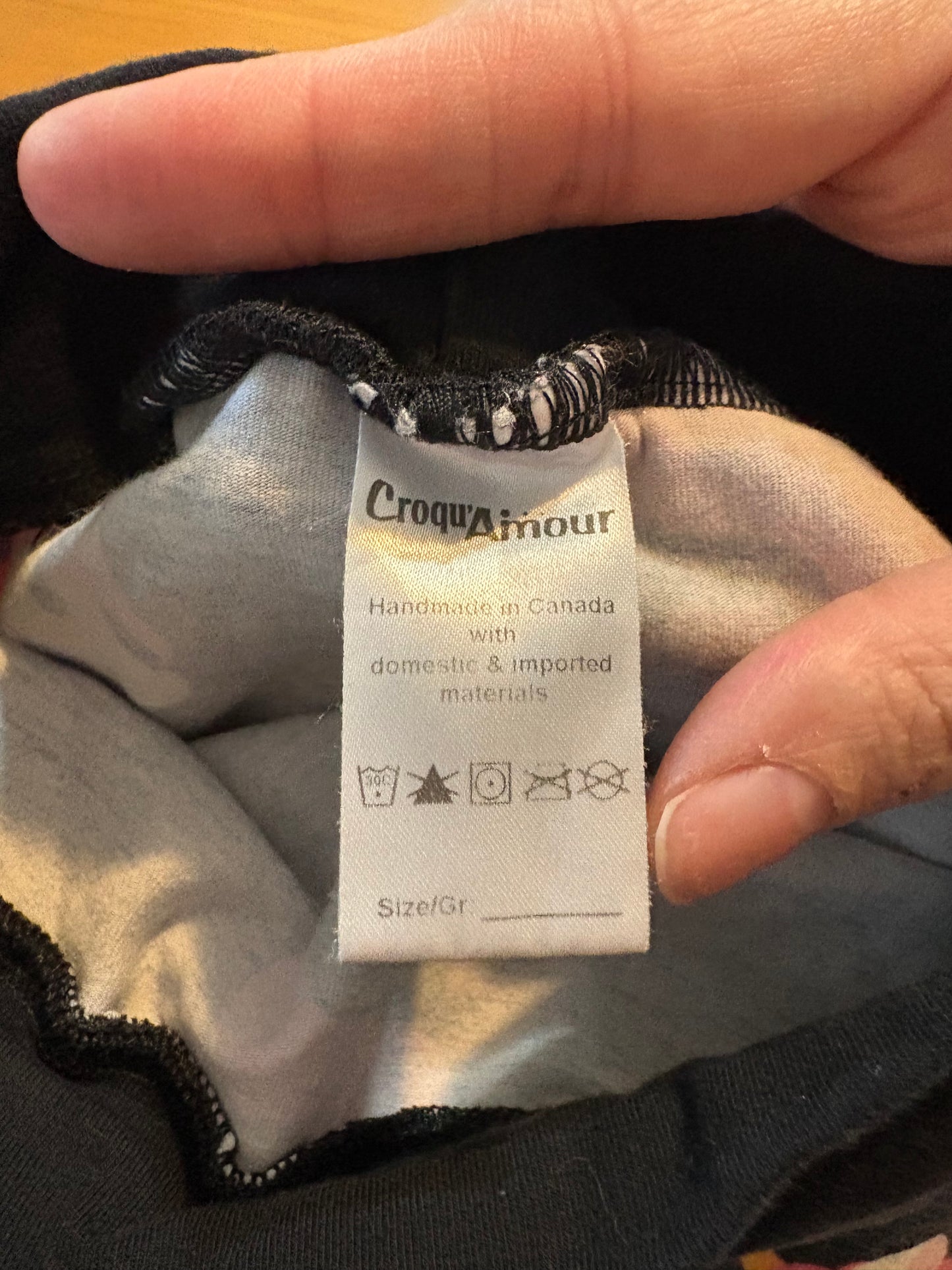 Short croque amour fait au Qc 6-12 mois environ