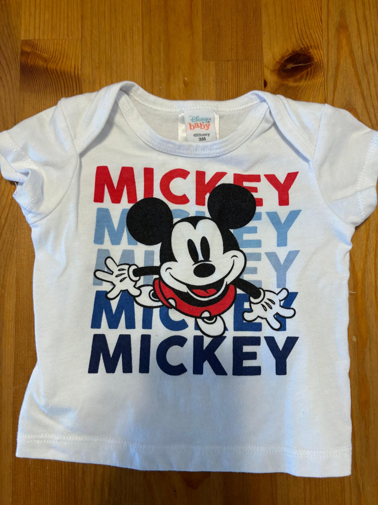 T-shirt disney 3 mois