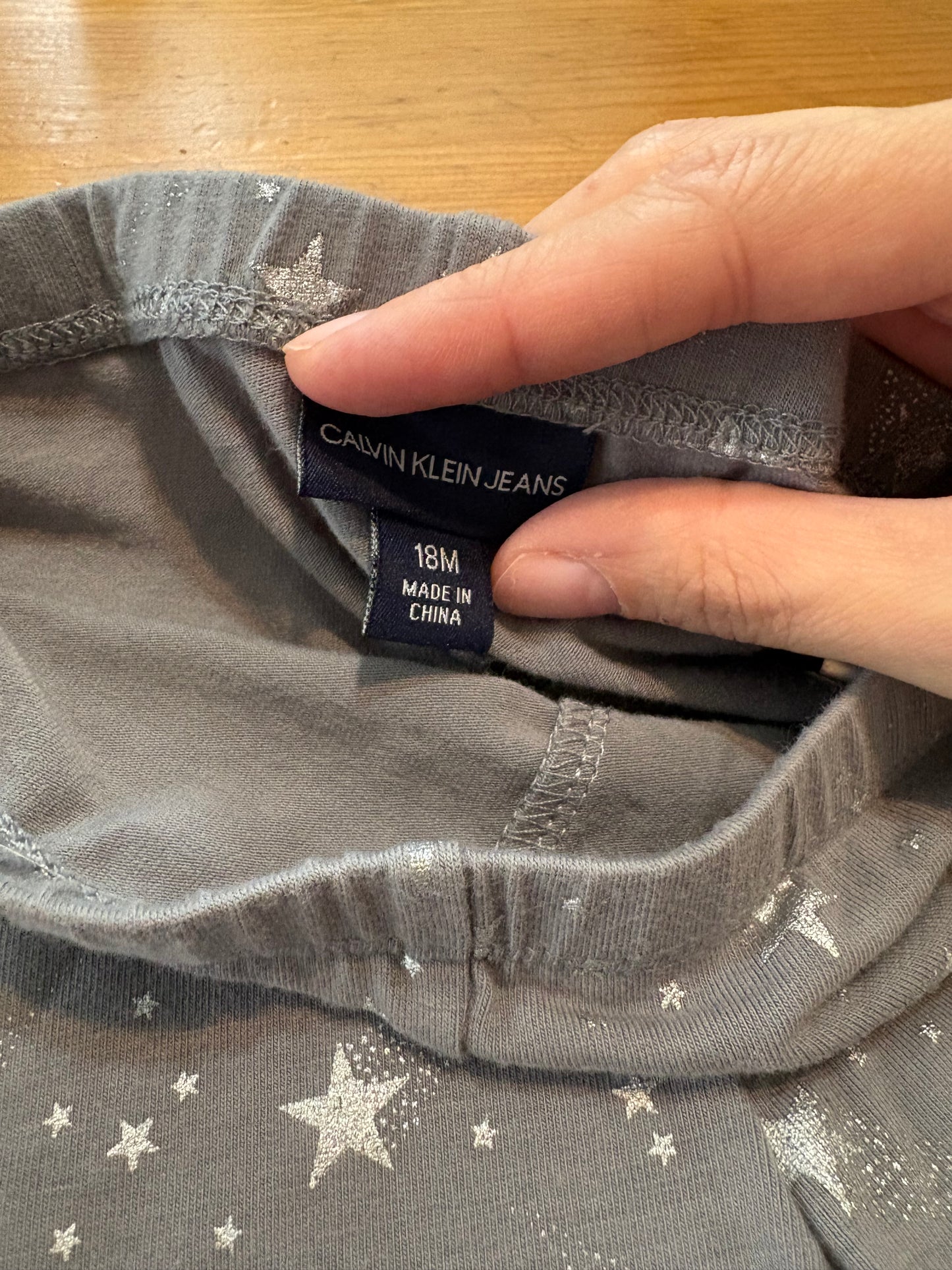 Legging calvin klein 18 mois état neuf