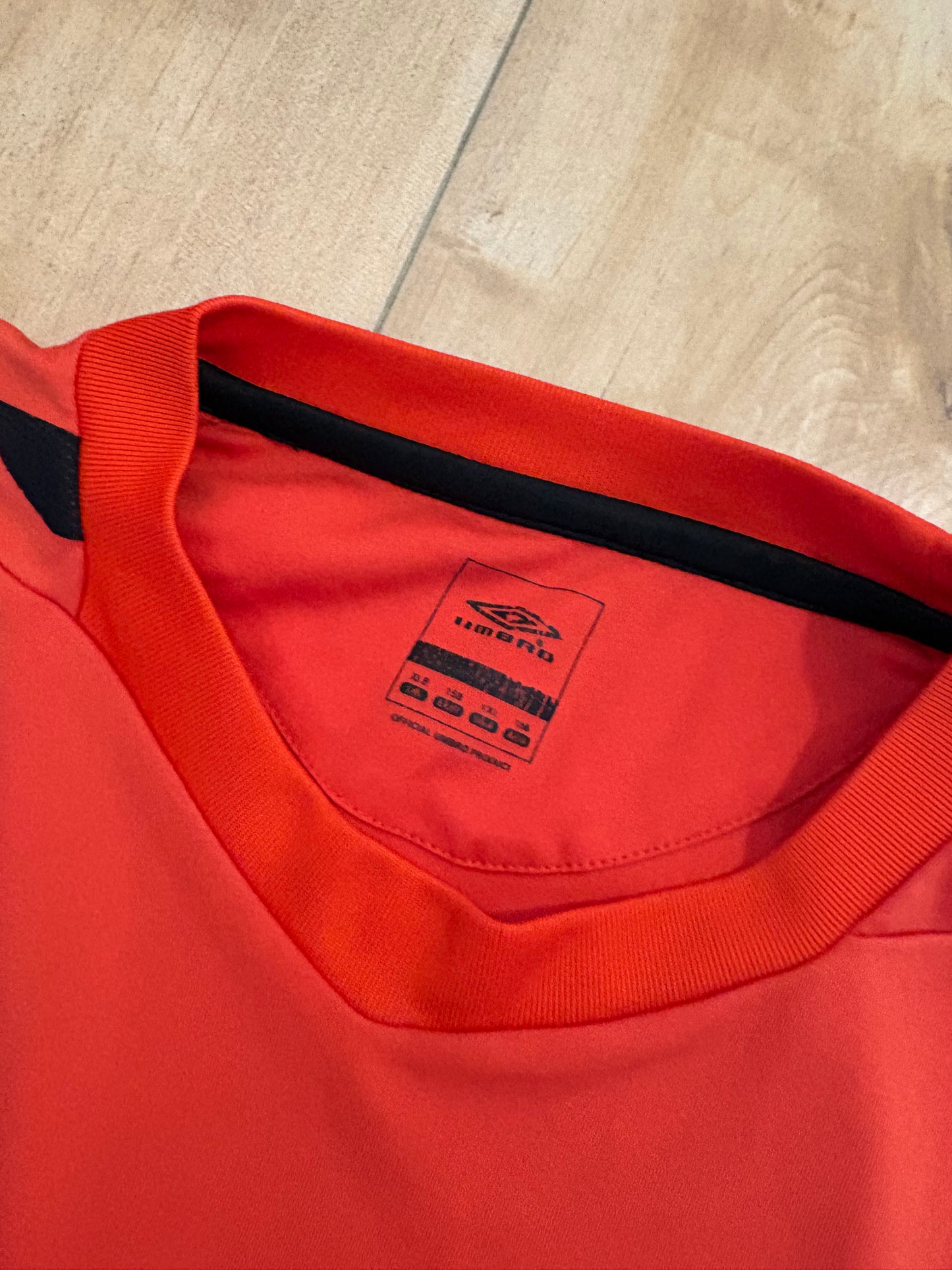 t-shirt sport homme sport umbro small