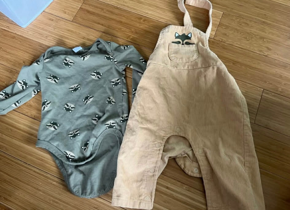 Salopette pl baby 9 mois(Consignationmb)