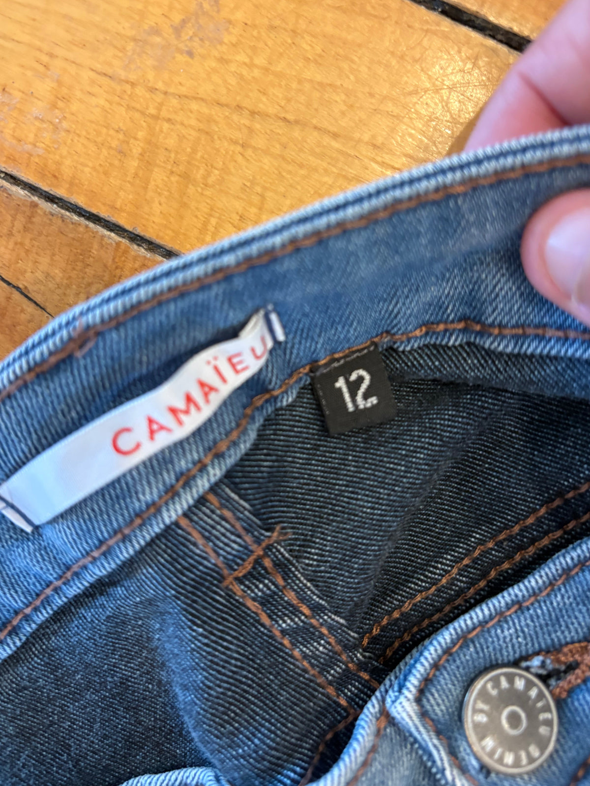 Jeans 12 femme = 30-31 (cmb)