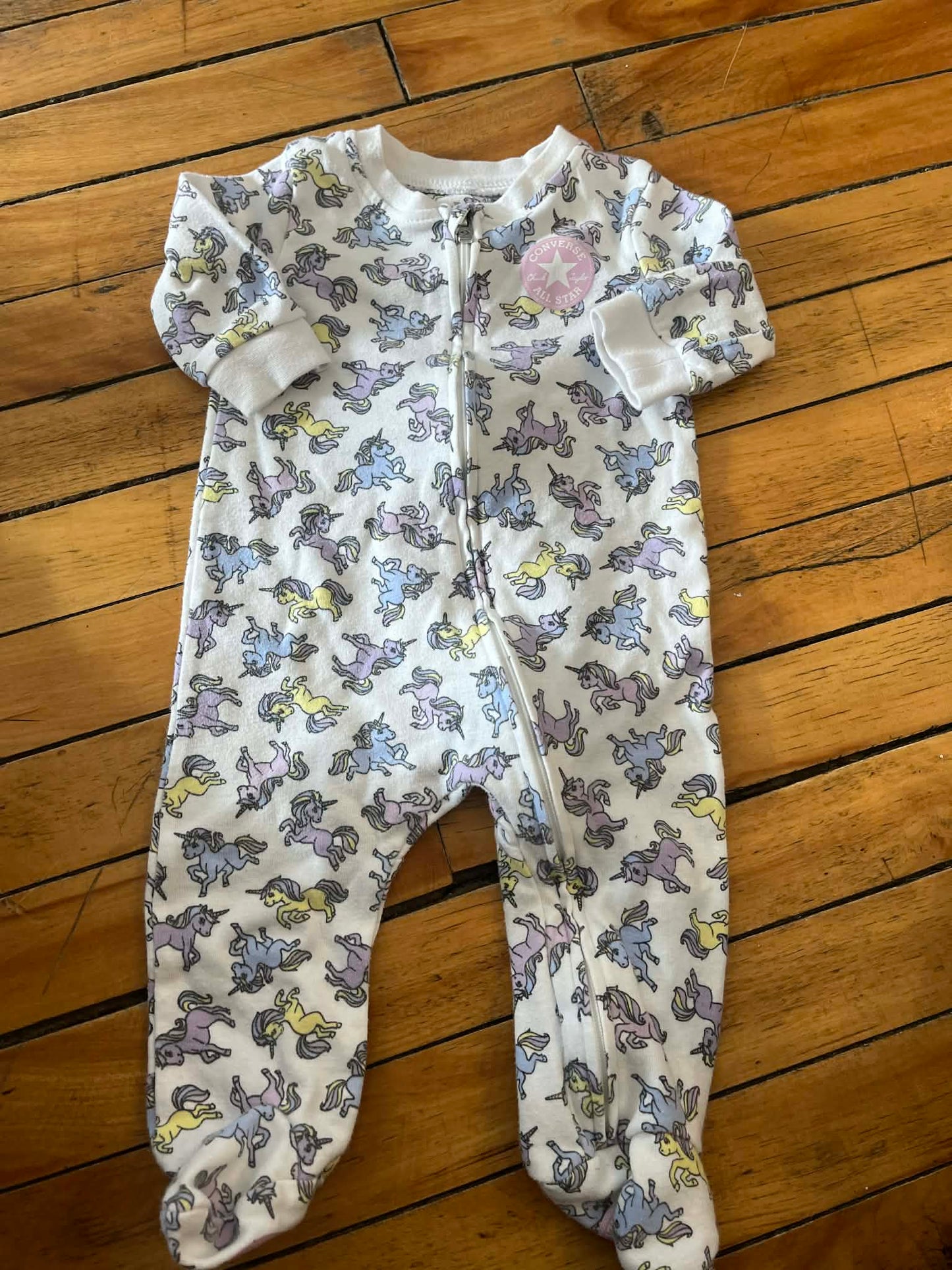 Pyjama converse 6 mois(consignationmb)