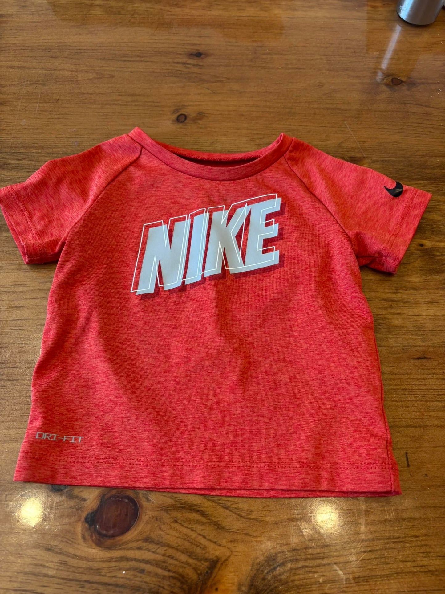 T-shirt nike 18 mois (cmb)