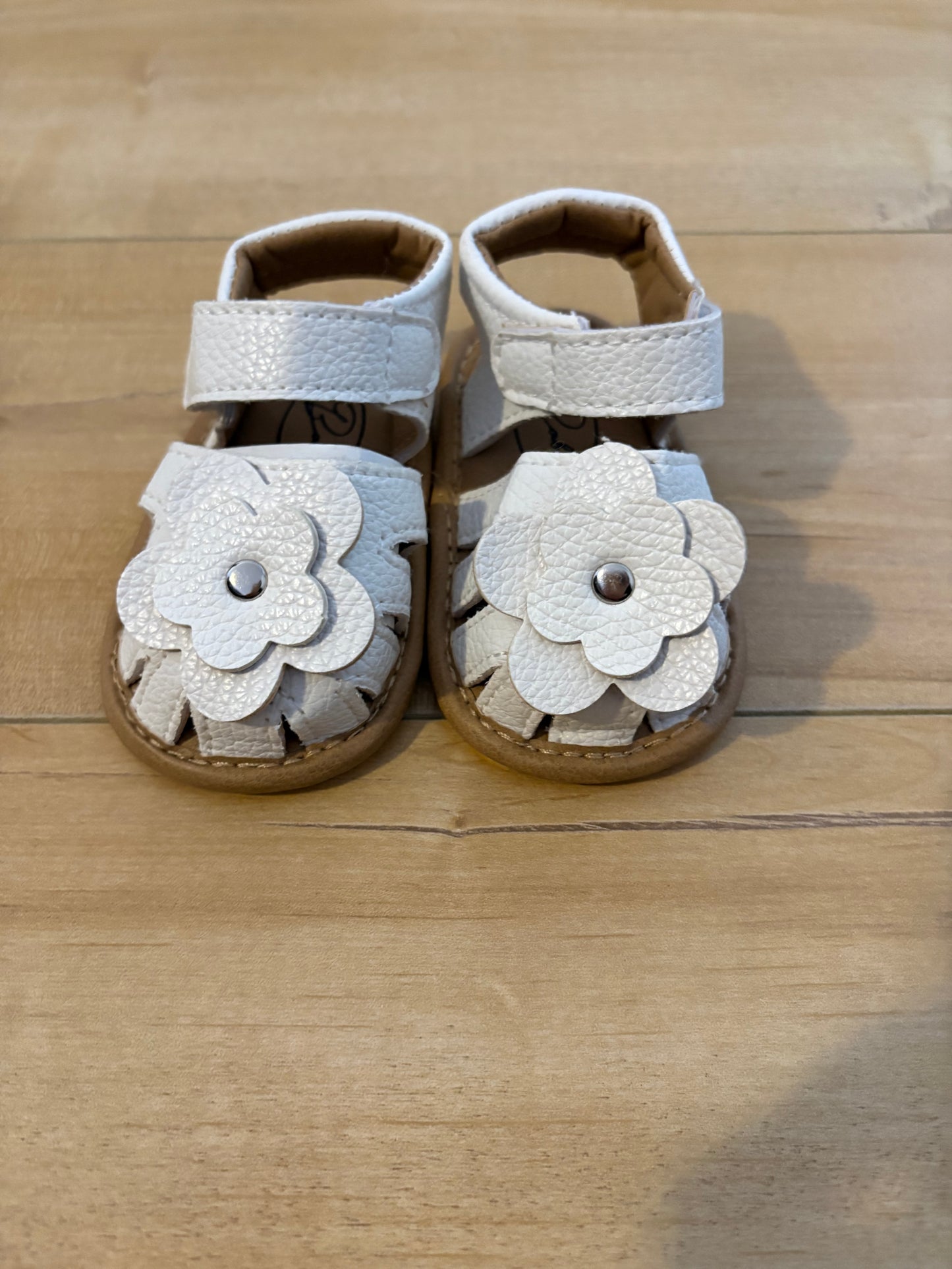 Sandale 12-18 mois neuve