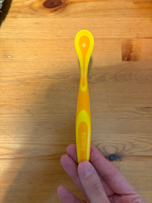 cuillère pour bébé Nuby état neuf