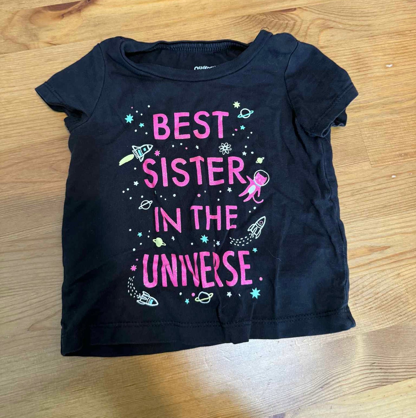 t-shirt oskshosh neuf 9 mois