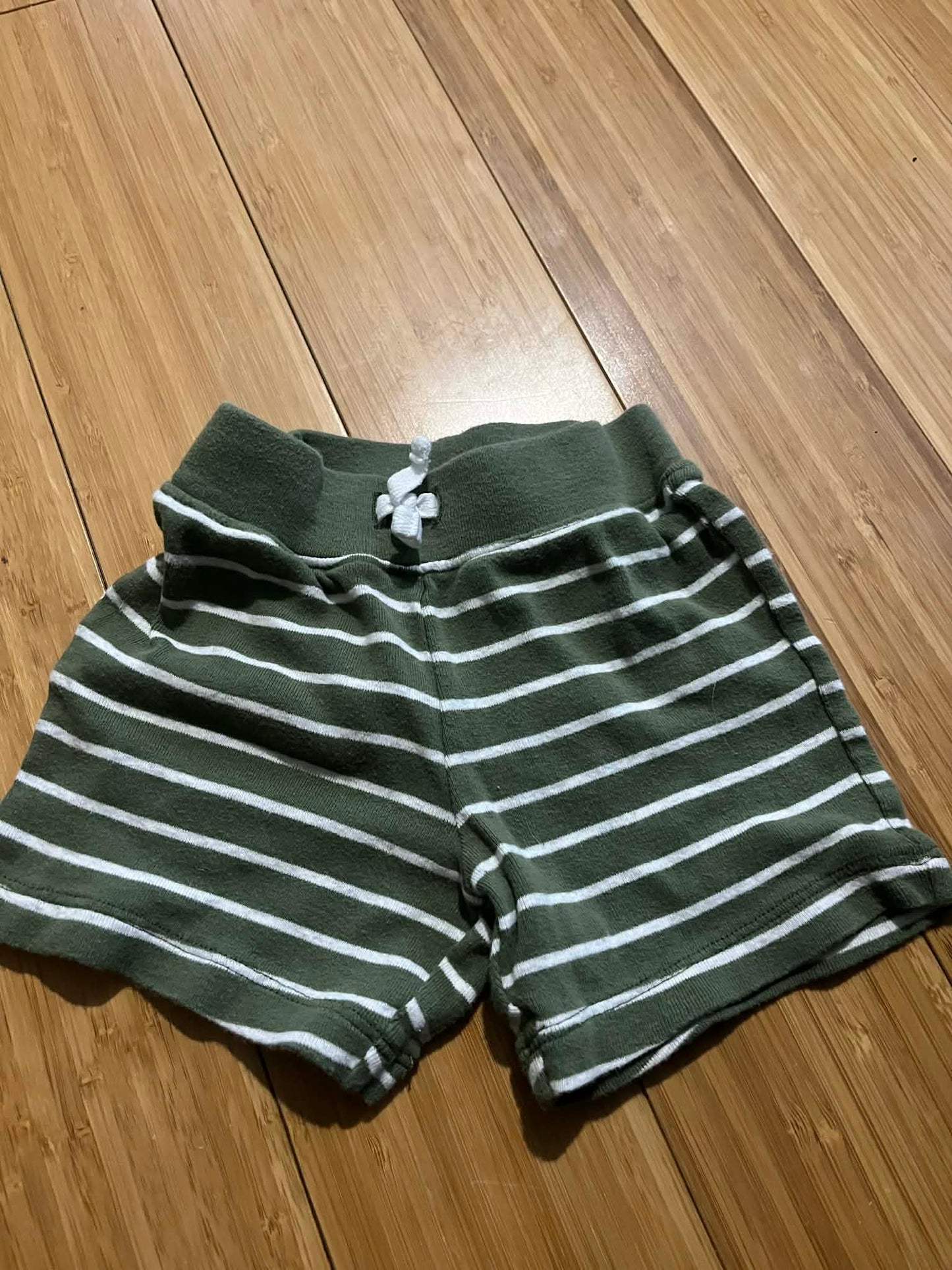 Short carter’s 9 mois