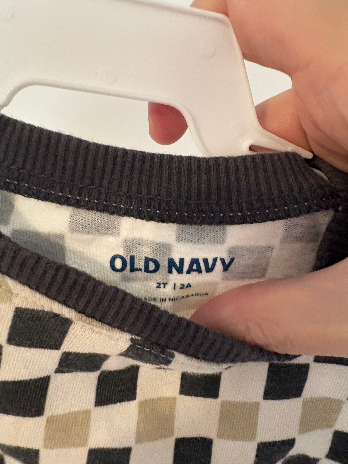 t-shirt old navy 2T