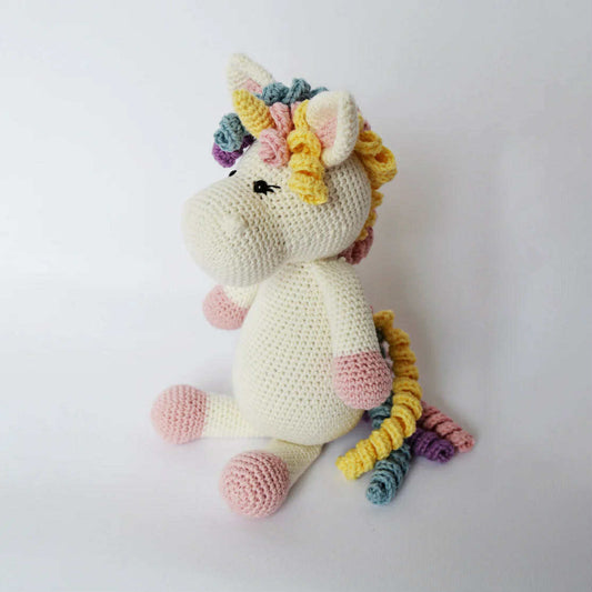 Petit toutou Léa la licorne 30 cm
