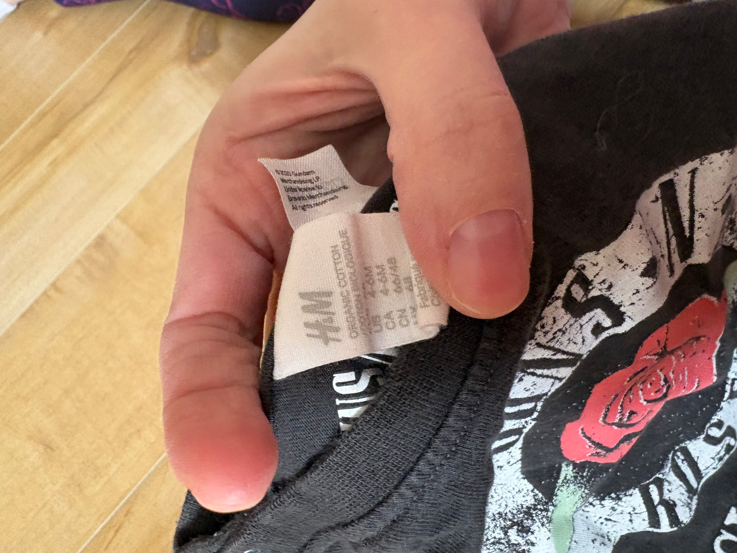 T-shirt gun and rose H&m 4-6 mois