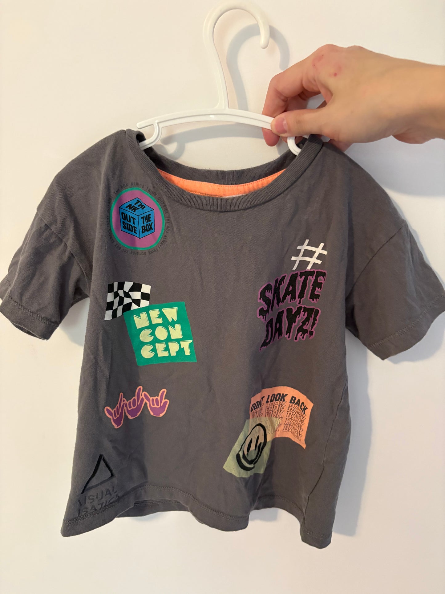 t-shirt minoti 3-4 ans