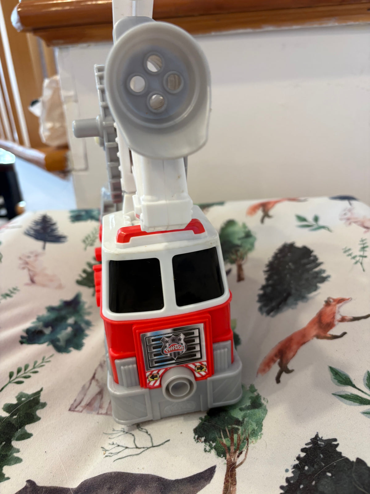 Gros camion de pompier pour pâte à modelé ou simplement pour jouer (cmb)