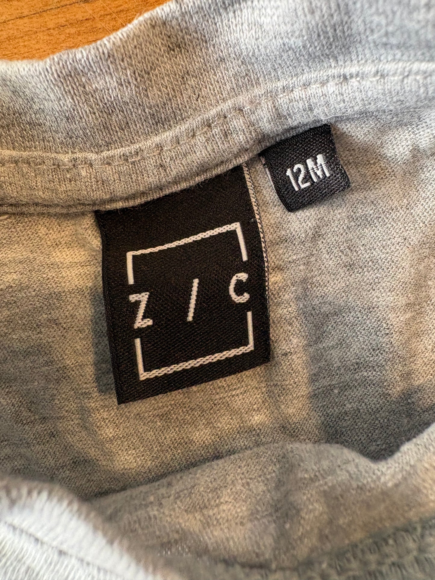 Chandail zic 12 mois (cmb)