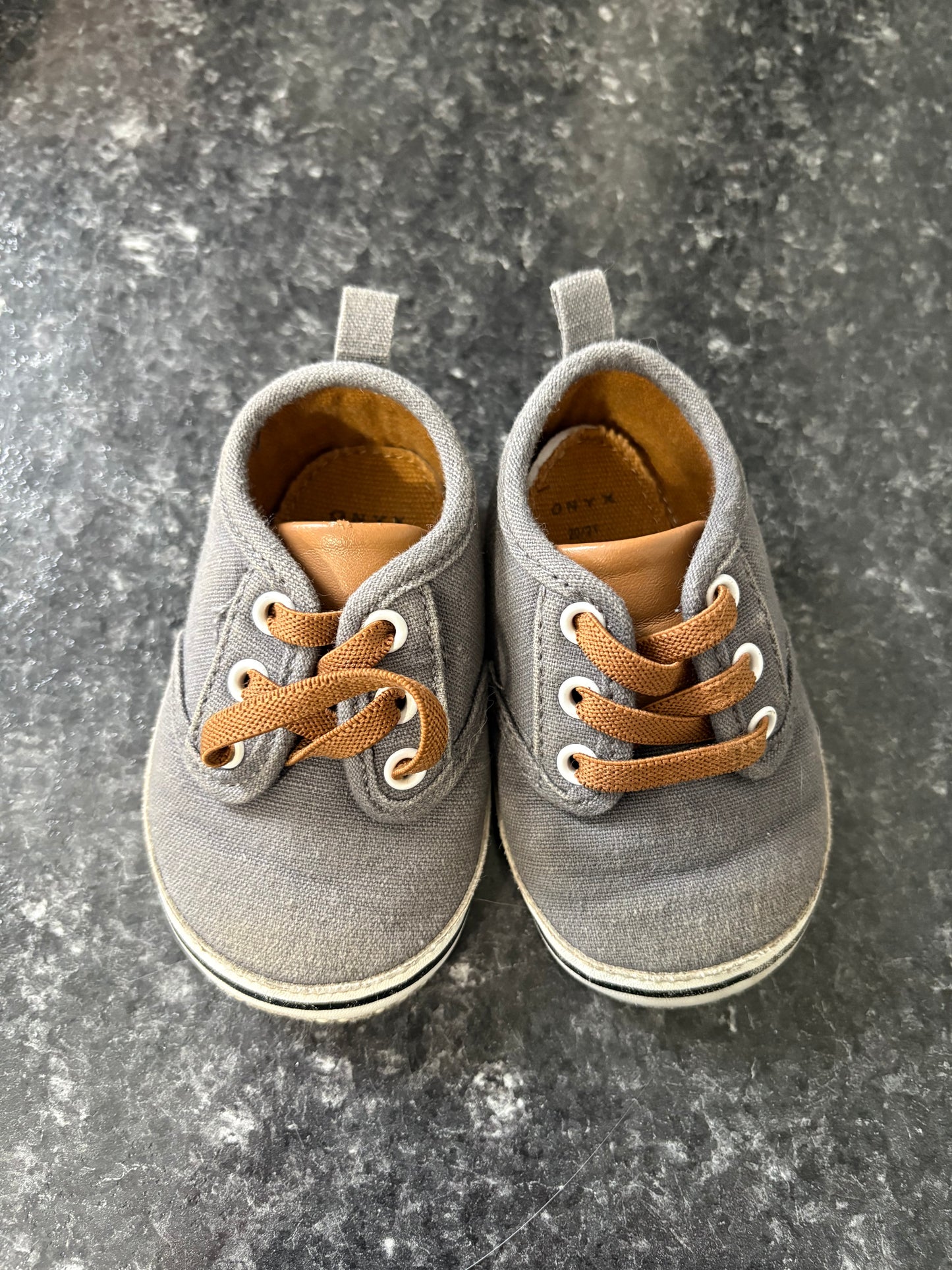 Soulier onyx 6-12 mois